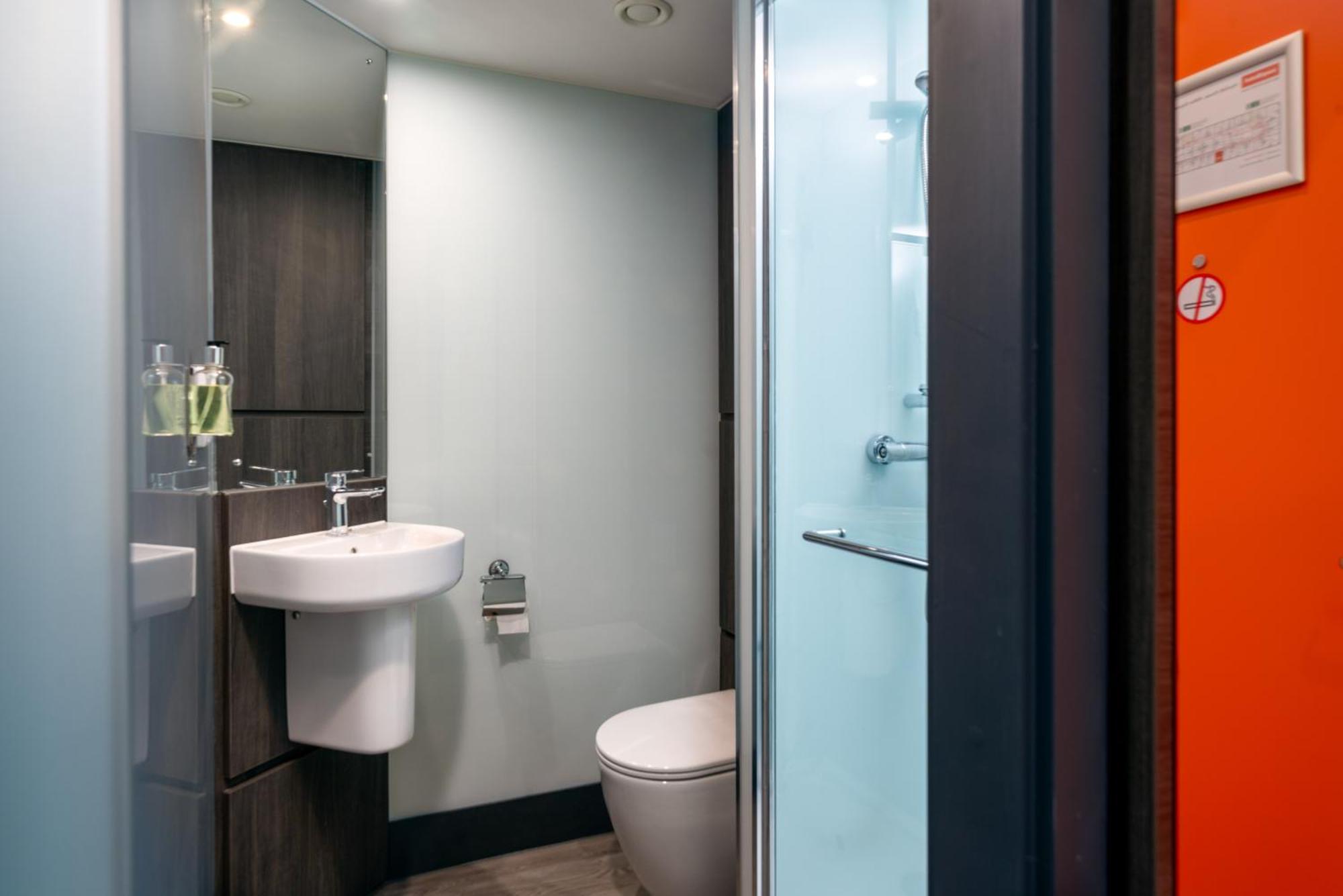 Easyhotel Milton Keynes Exteriér fotografie