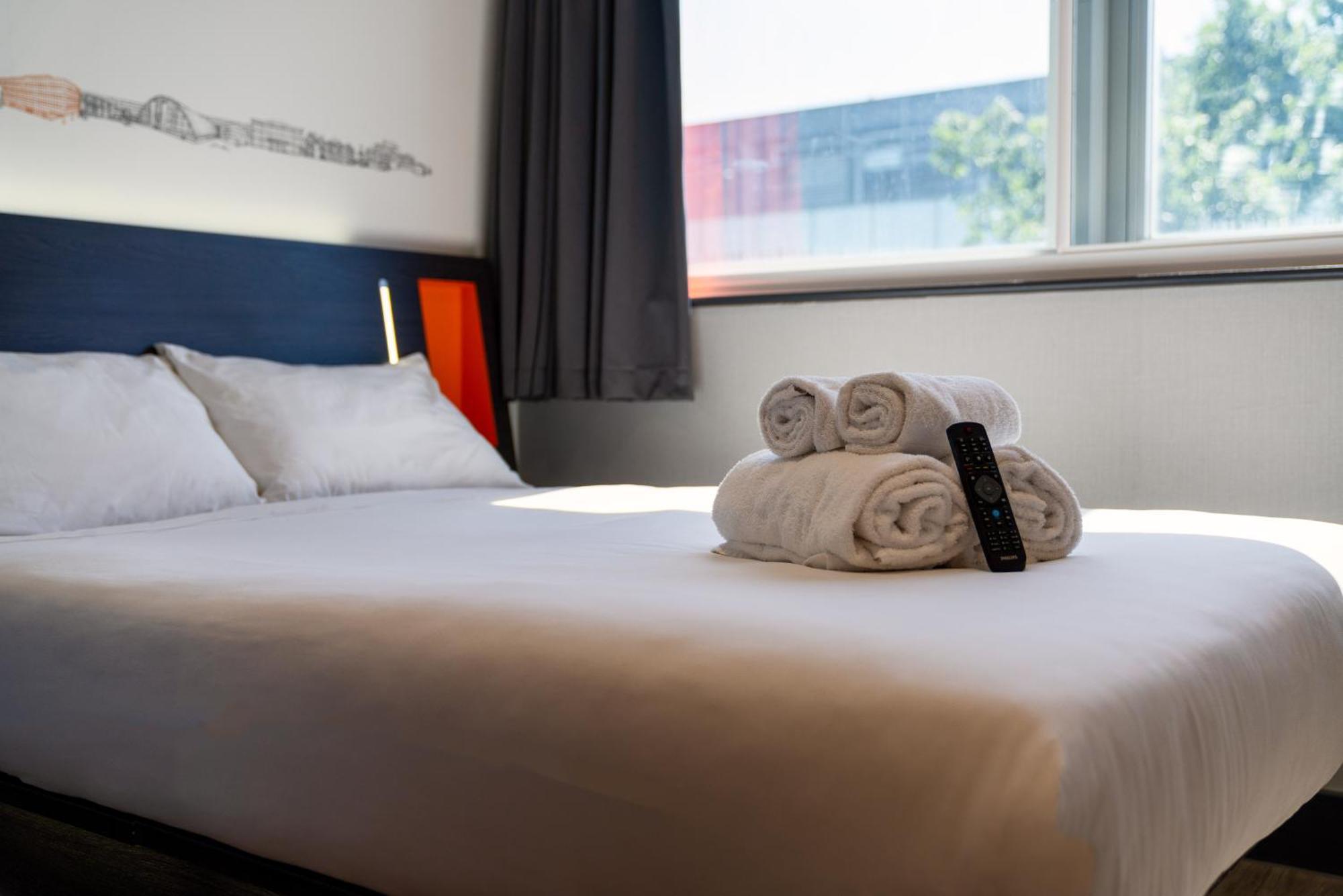 Easyhotel Milton Keynes Pokoj fotografie