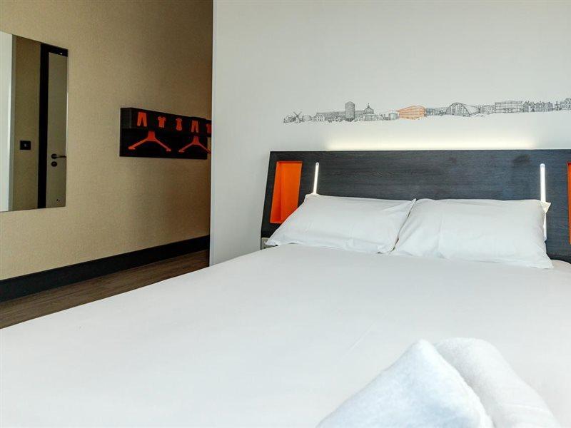 Easyhotel Milton Keynes Exteriér fotografie